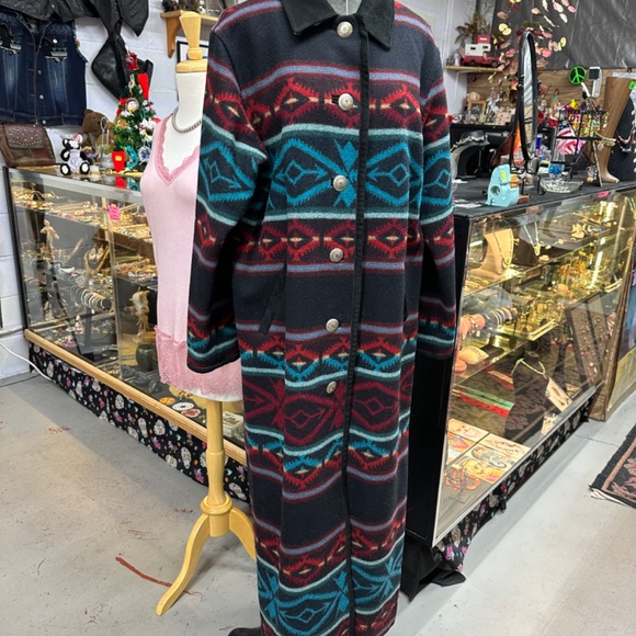 Pendleton Trench - Picture 5 of 5